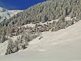 Feriendorf Tschuggen Hotel
